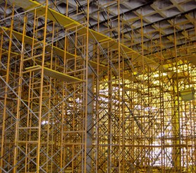 Utilizado como escoramento até a cura total do concreto.