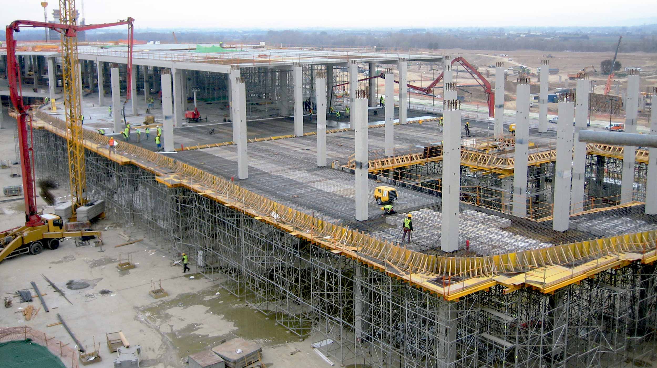 Das obras realizadas neste local, a ULMA Construcción executou mais de 15, entre as quais destacam as mais emblemáticas: a Torre da Água, o Pavilhão de Aragão, o Pavilhão da Espanha...