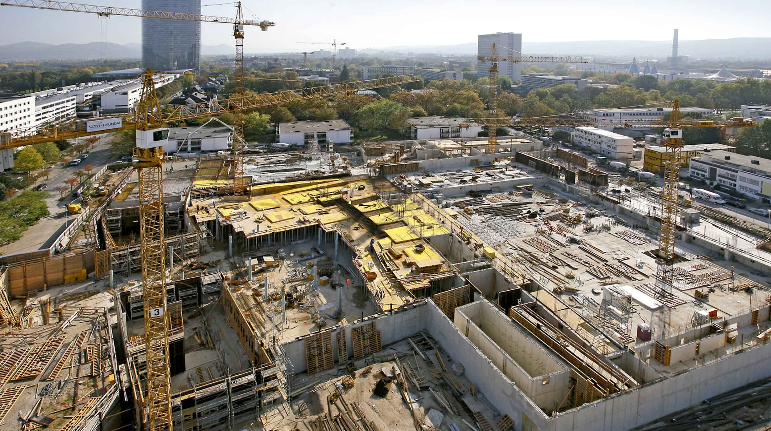 Situado no coração da cidade e próximo do edifício das Nações Unidas, este complexo é único, visto que cumpre as mais altas normas técnicas.