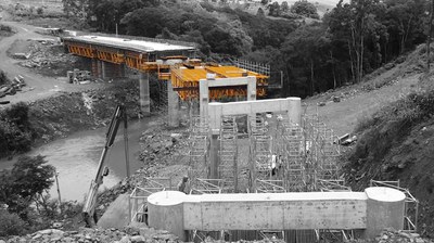 Ponte sobre o Rio Estreito, Santa Catarina, Brasil