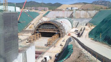Ampliação do falso túnel de ferrovias, Terrassa, Espanha
