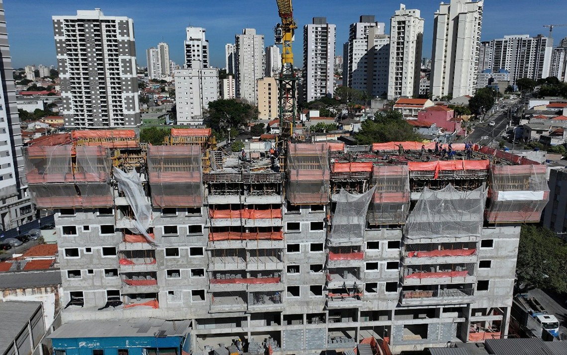 Soluções industriais: Como as fôrmas e escoramentos otimizam grandes obras Soluções industriais: Como as fôrmas e escoramentos otimizam grandes obras