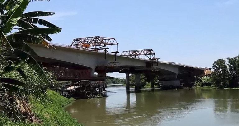 Ponte sobre o Rio Paraíba do Sul - Rezende-RJ