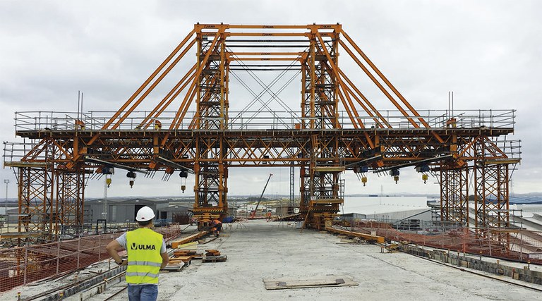 A ponte sobre la Bahía de Cádiz